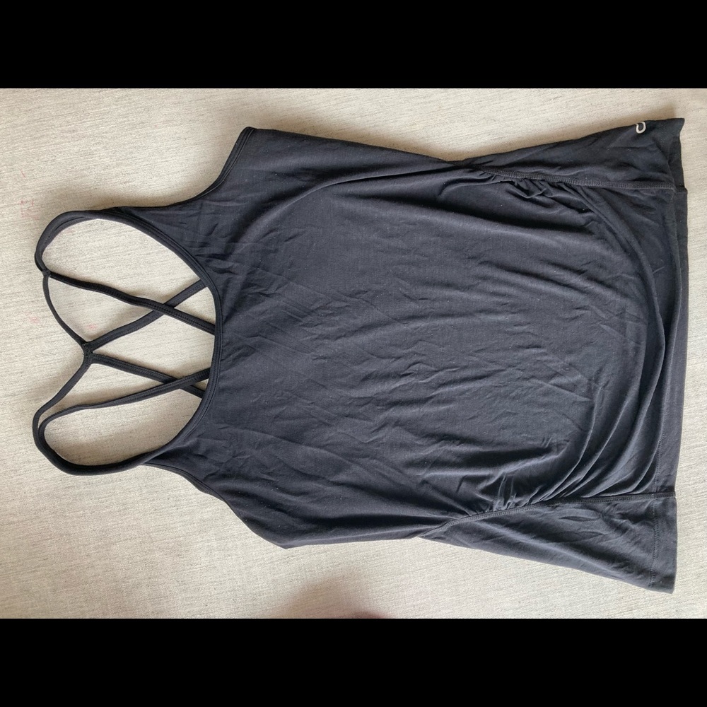 Maternity work-out top Gap